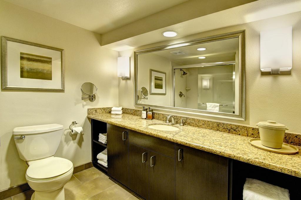 Gold Dust West Hotel Carson City Room photo